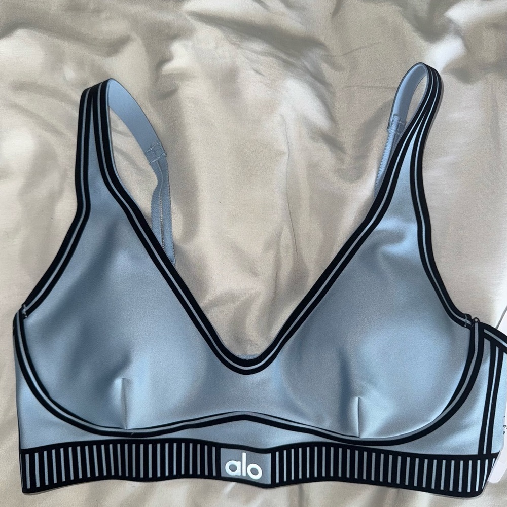 ALO Yoga Airlift Celestial Blue Line Up Bra